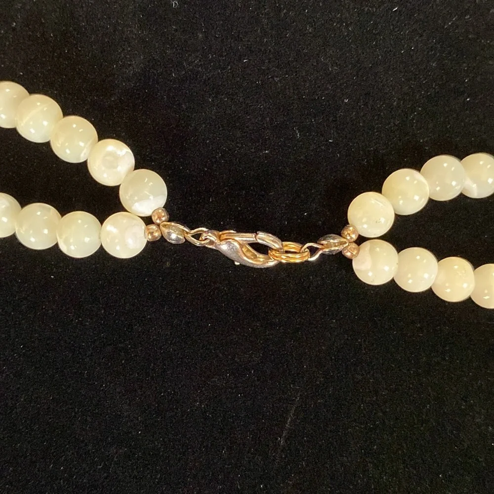 Vintage Karla Jordan Mother of Pearl Inlay Quartz Parrott Necklace - Picture 7 of 9